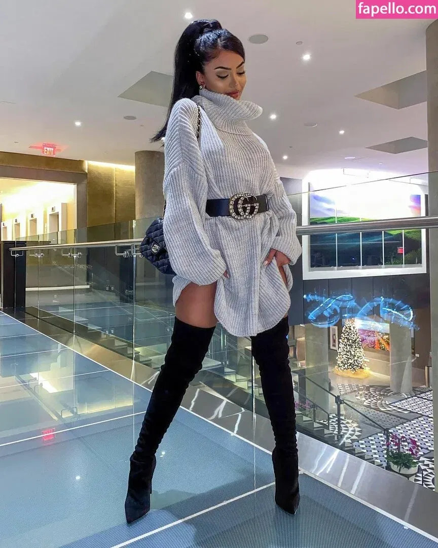 Aneeqa Farid Onlyfans Photo Gallery 