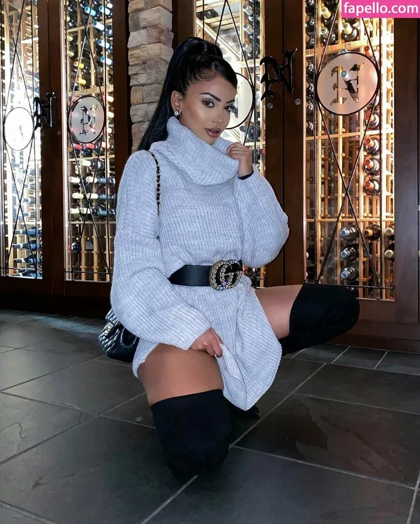 Aneeqa Farid Onlyfans Photo Gallery 