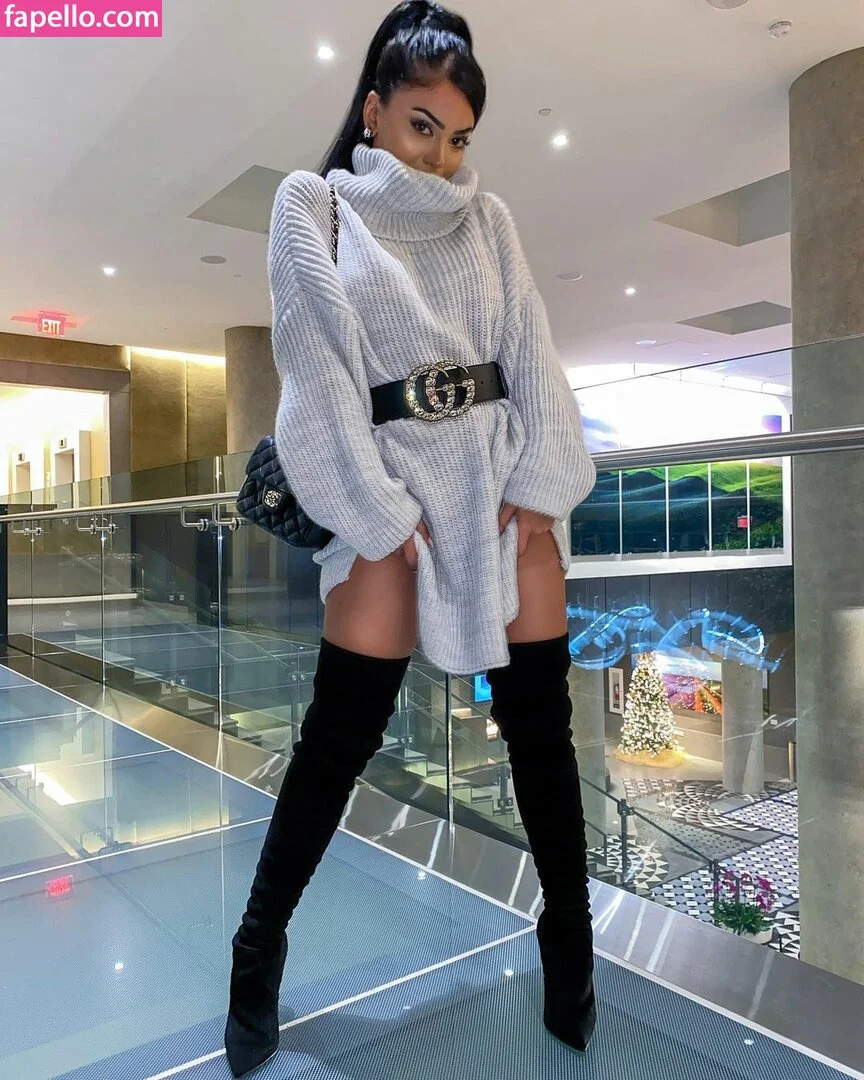 Aneeqa Farid Onlyfans Photo Gallery 