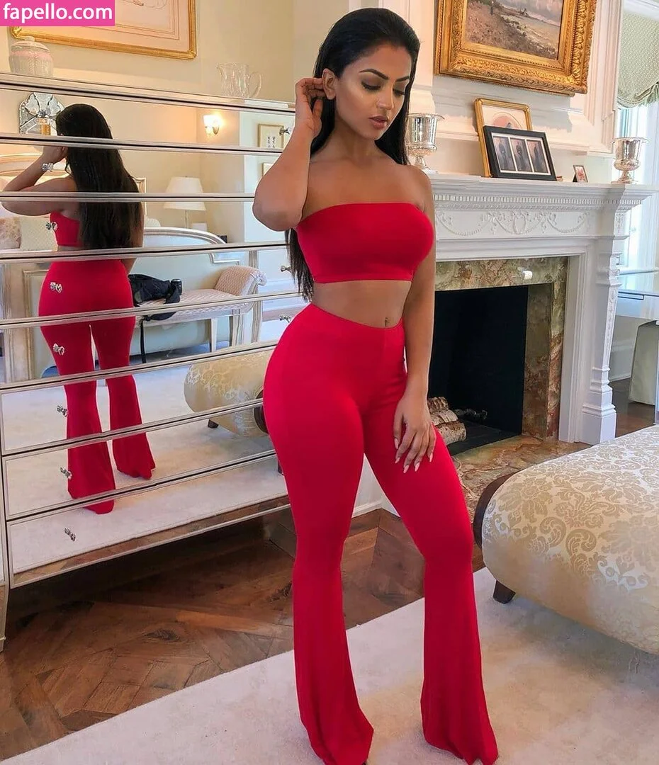 Aneeqa Farid Onlyfans Photo Gallery 