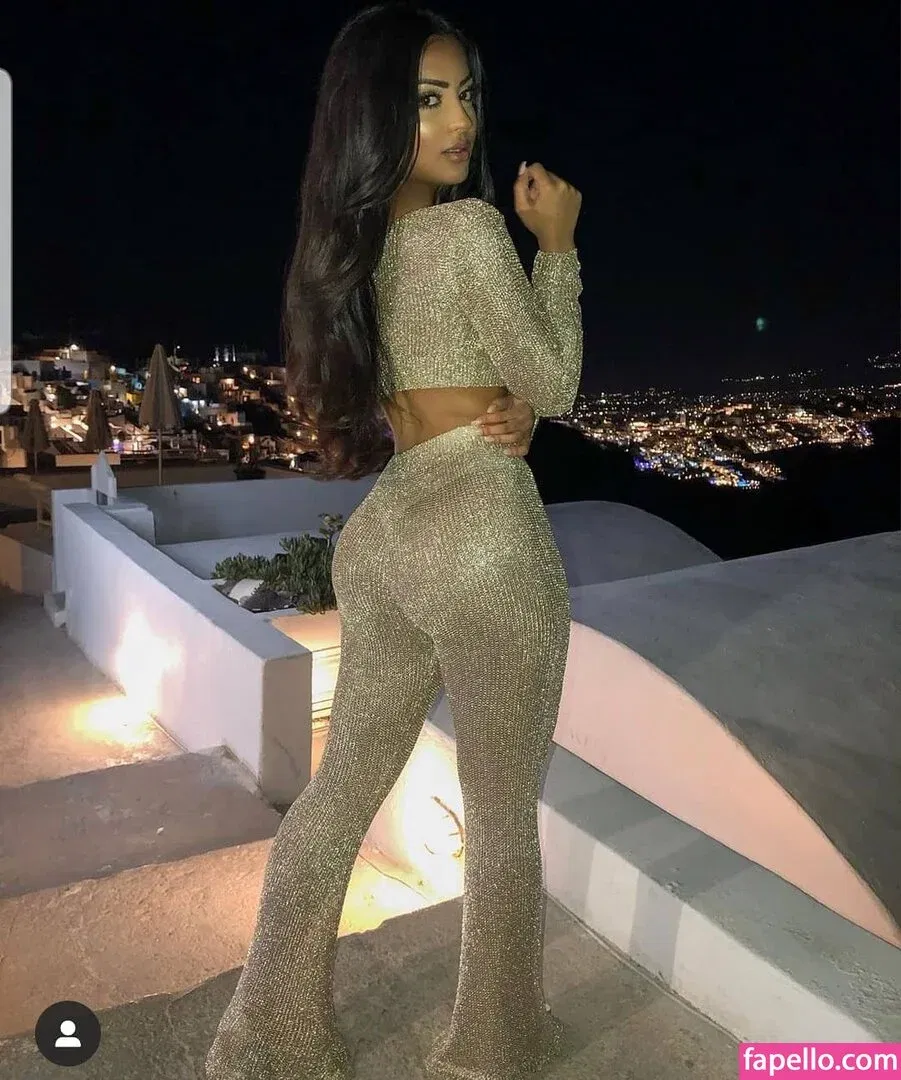 Aneeqa Farid Onlyfans Photo Gallery 