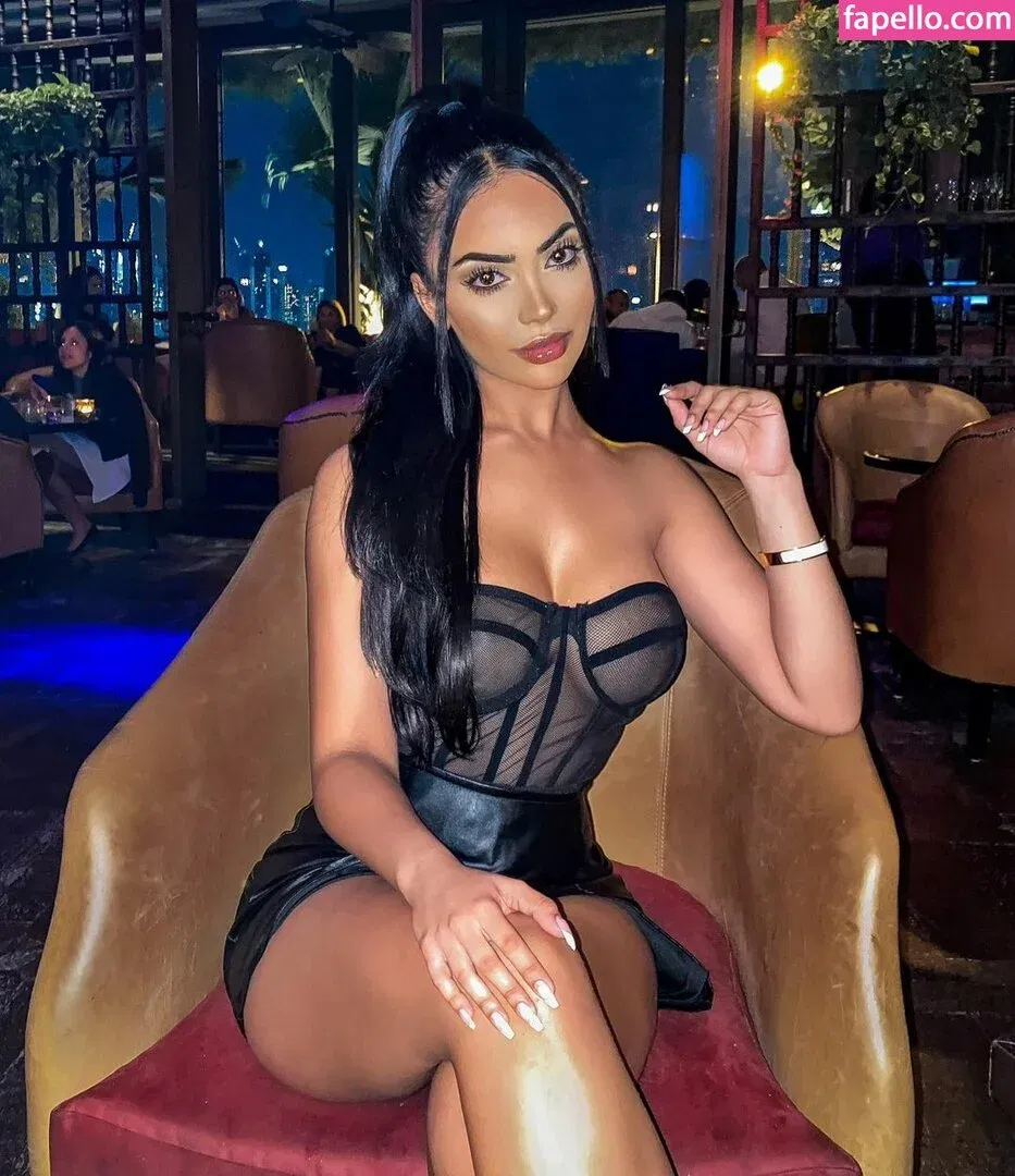 Aneeqa Farid Onlyfans Photo Gallery 