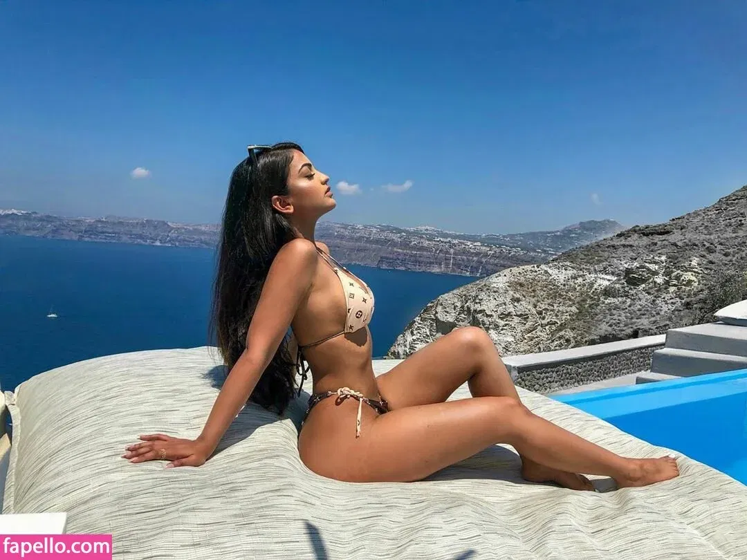 Aneeqa Farid Onlyfans Photo Gallery 