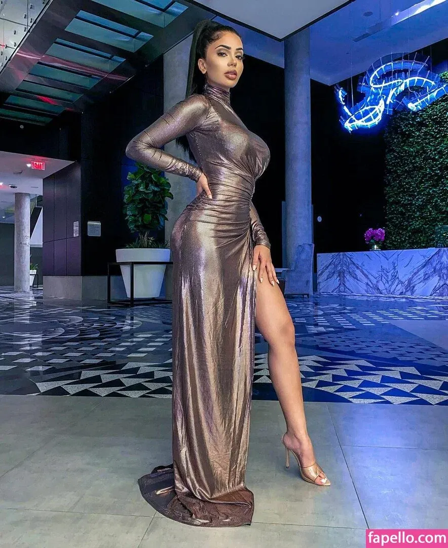 Aneeqa Farid Onlyfans Photo Gallery 