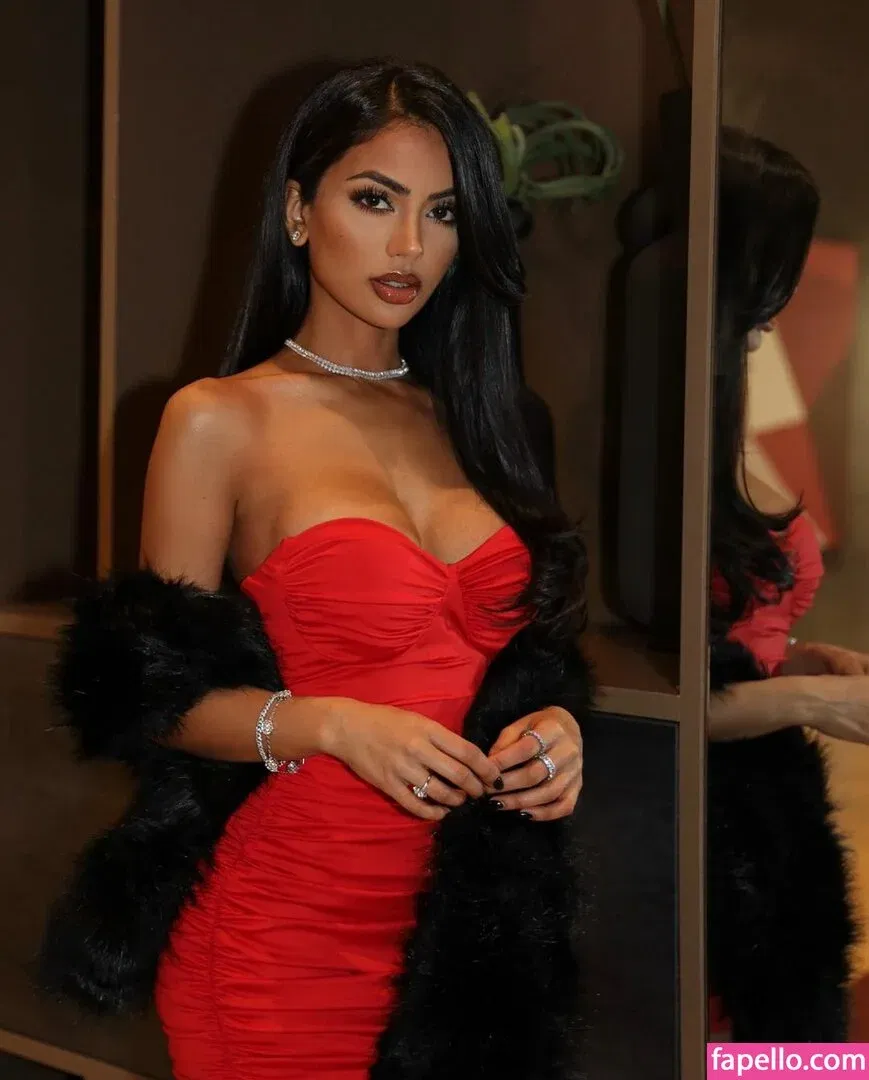 Aneeqa Farid Onlyfans Photo Gallery 