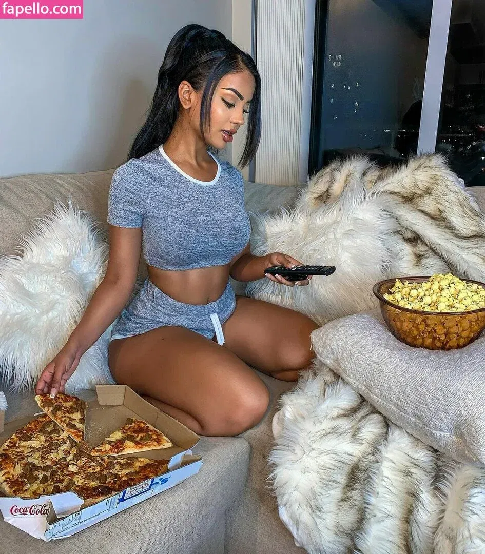 Aneeqa Farid Onlyfans Photo Gallery 