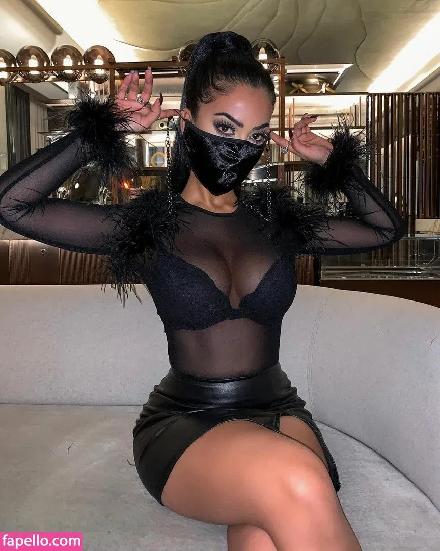 Aneeqa Farid Onlyfans Photo Gallery 