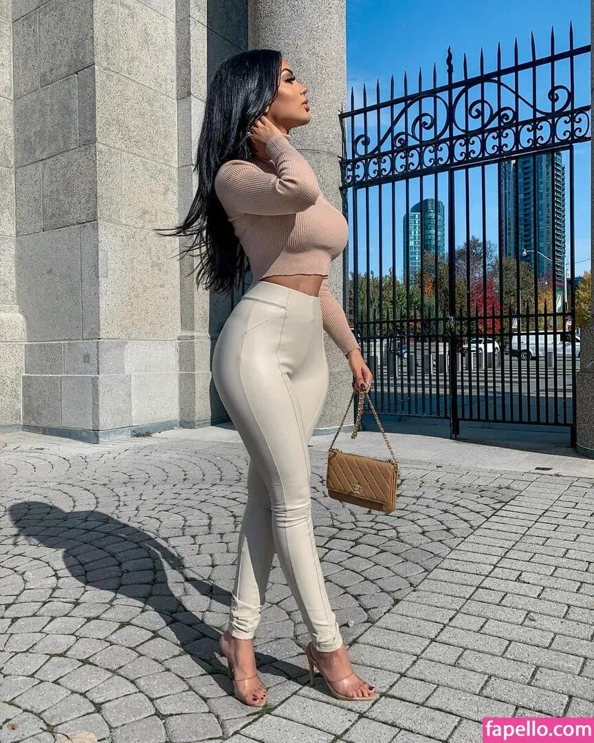 Aneeqa Farid Onlyfans Photo Gallery 