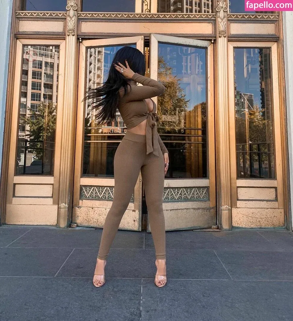 Aneeqa Farid Onlyfans Photo Gallery 