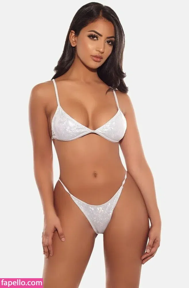 Aneeqa Farid Onlyfans Photo Gallery 