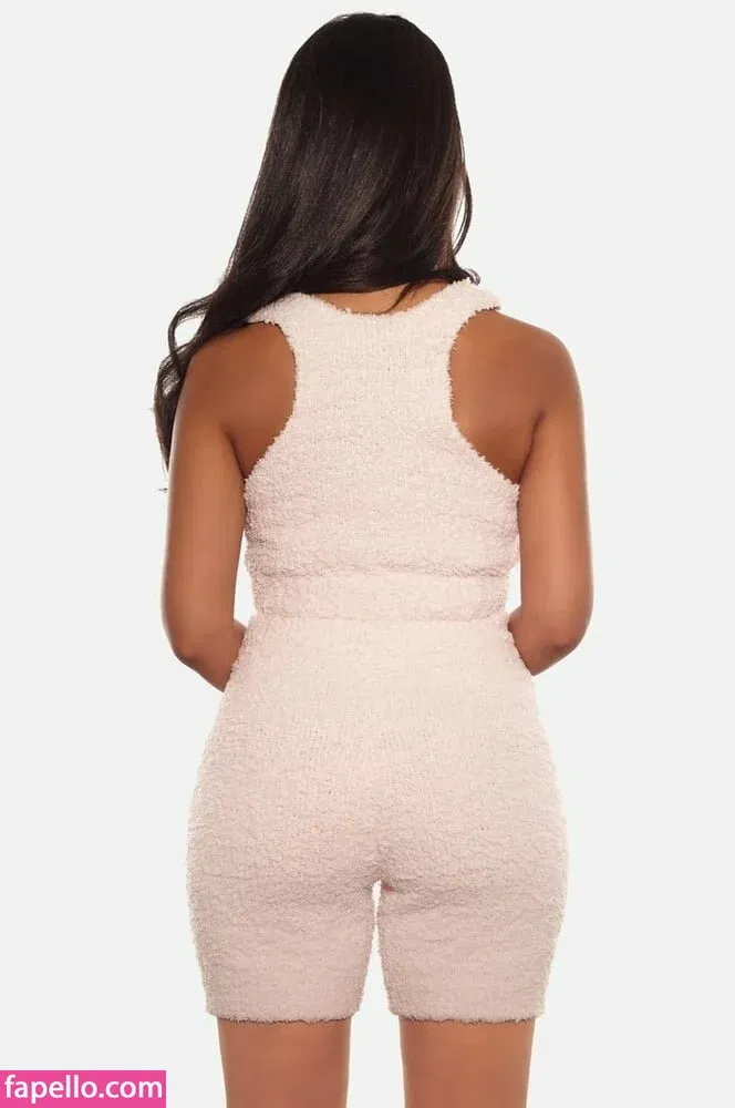 Aneeqa Farid Onlyfans Photo Gallery 