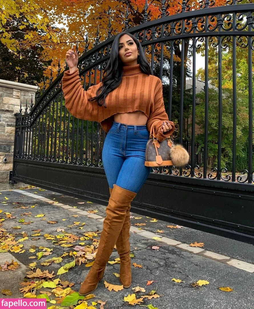 Aneeqa Farid Onlyfans Photo Gallery 