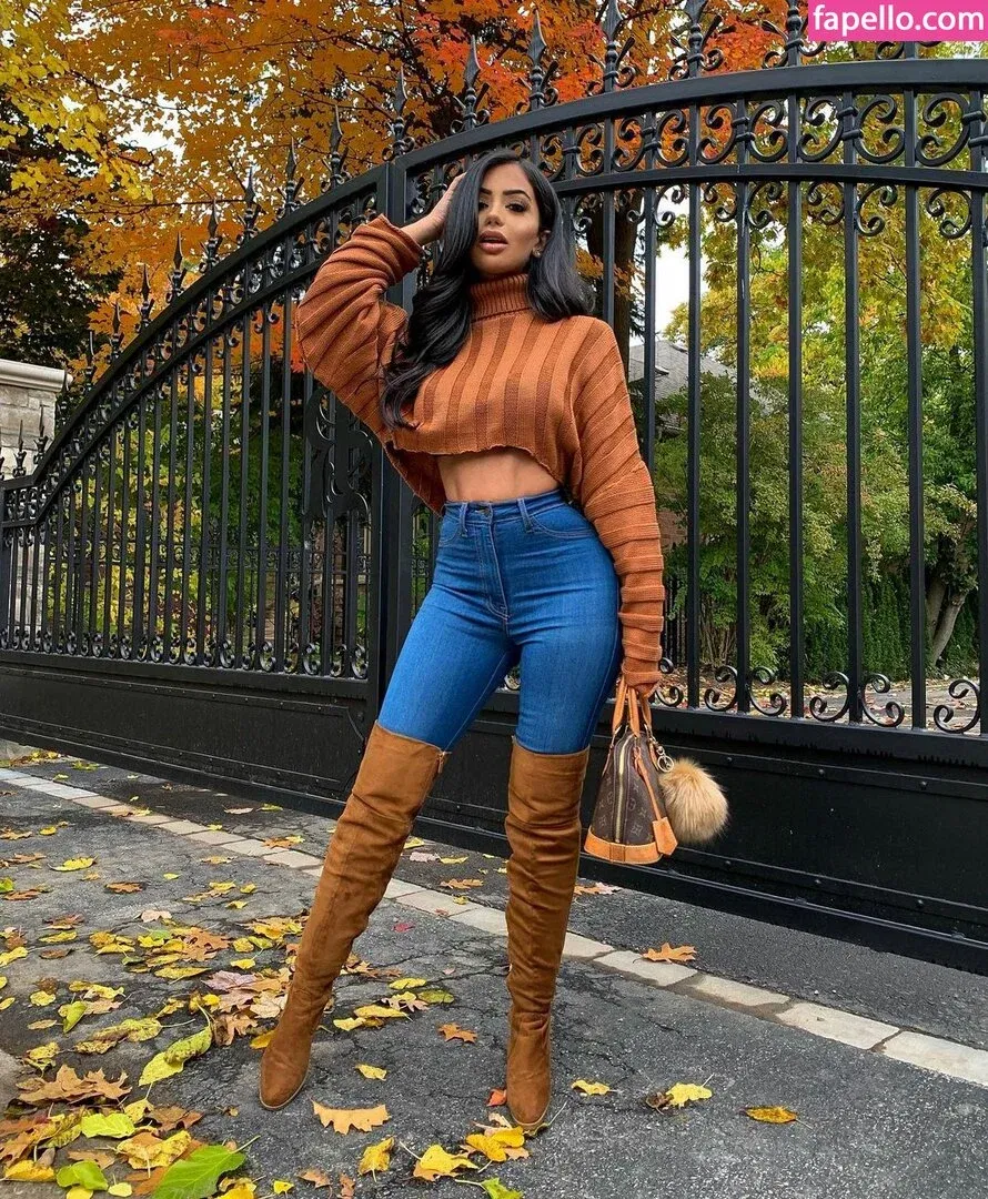 Aneeqa Farid Onlyfans Photo Gallery 