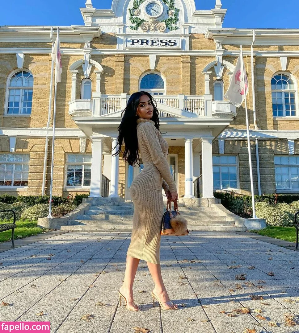 Aneeqa Farid Onlyfans Photo Gallery 