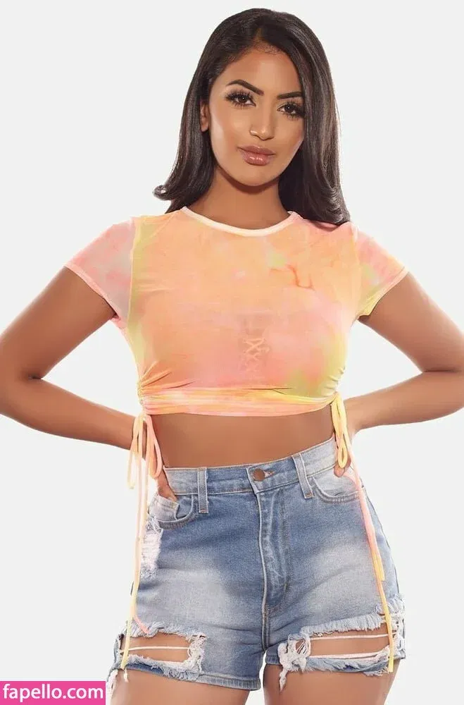 Aneeqa Farid Onlyfans Photo Gallery 