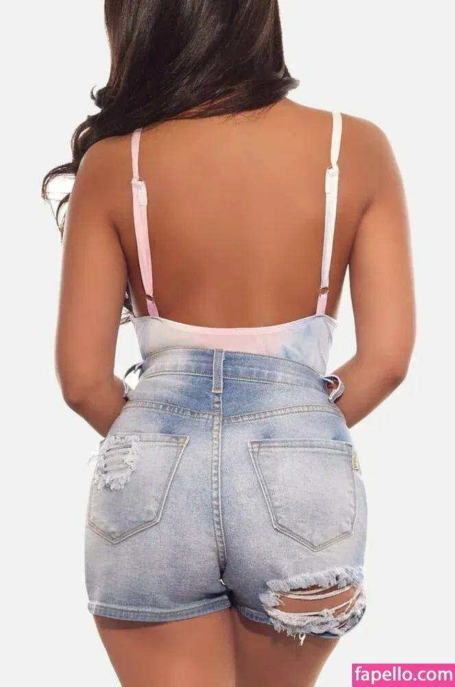 Aneeqa Farid Onlyfans Photo Gallery 