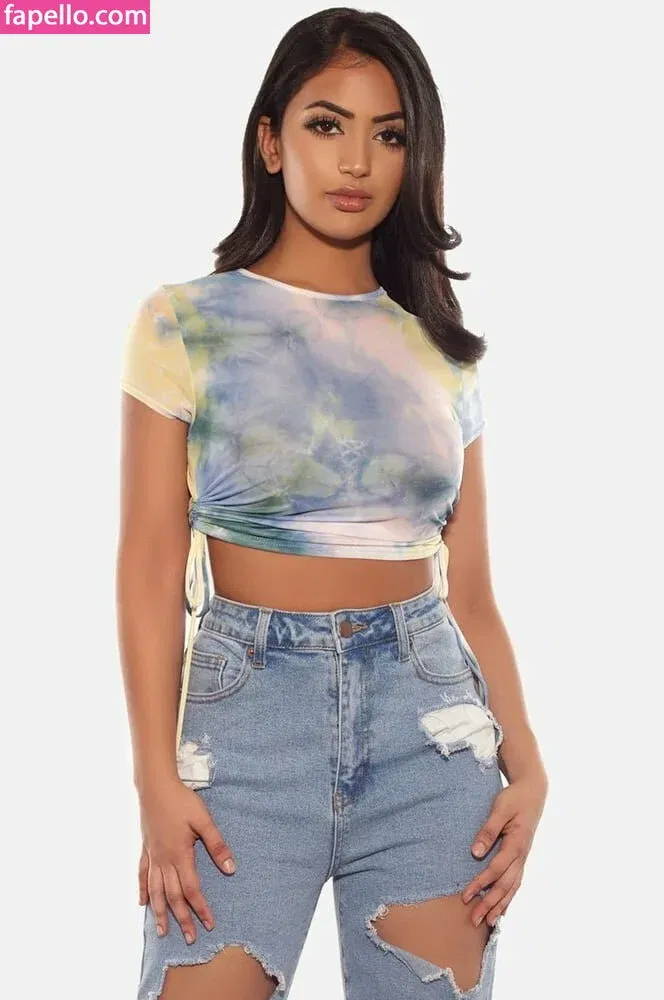 Aneeqa Farid Onlyfans Photo Gallery 