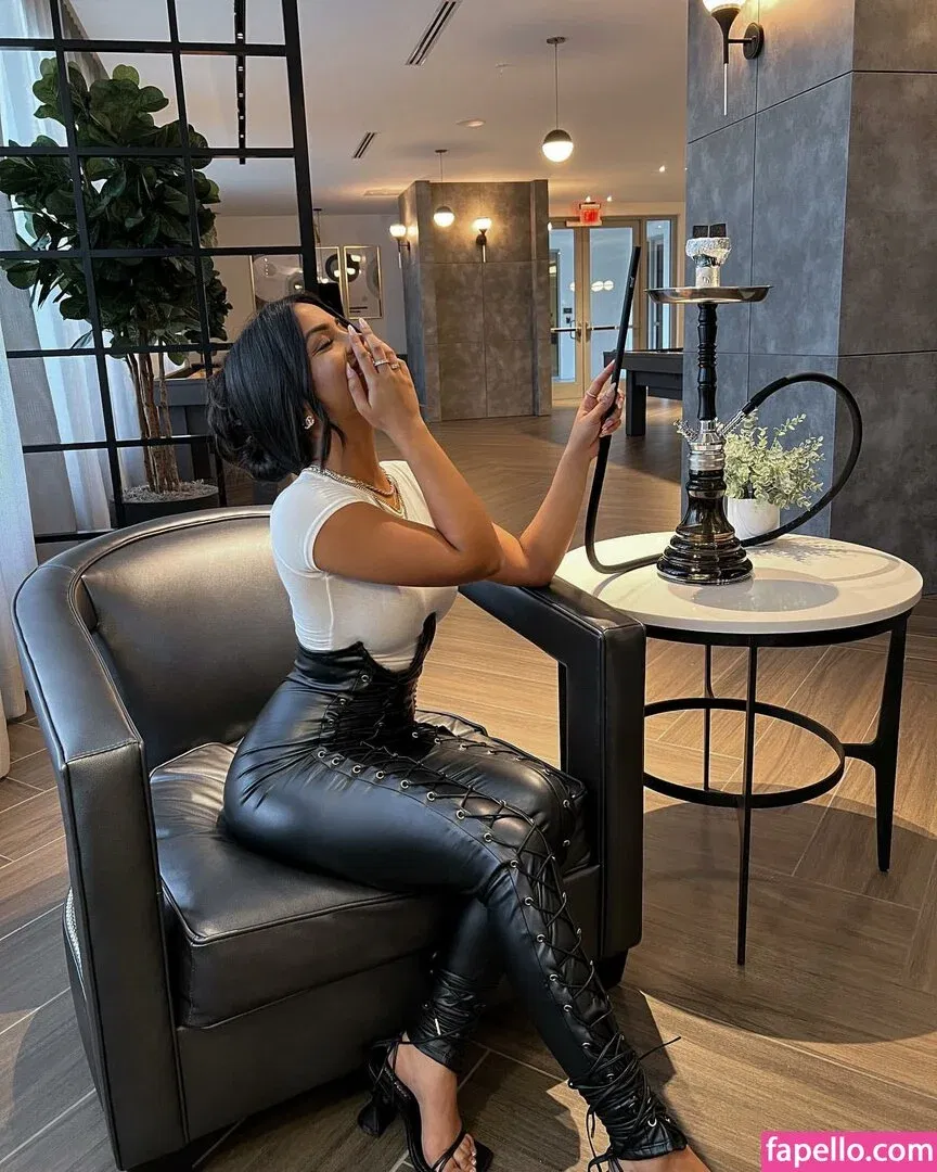 Aneeqa Farid Onlyfans Photo Gallery 