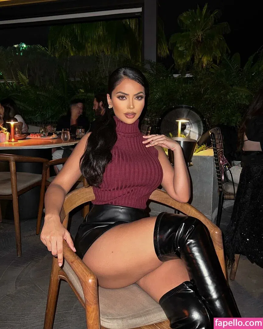 Aneeqa Farid Onlyfans Photo Gallery 