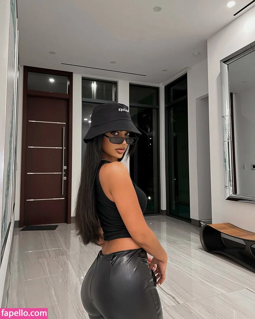 Aneeqa Farid Onlyfans Photo Gallery 