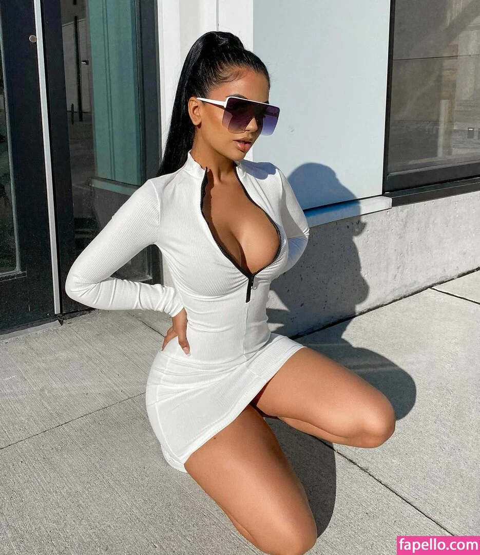 Aneeqa Farid Onlyfans Photo Gallery 