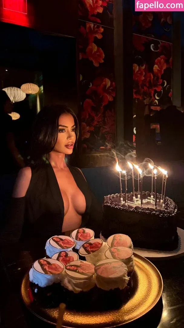 Aneeqa Farid Onlyfans Photo Gallery 