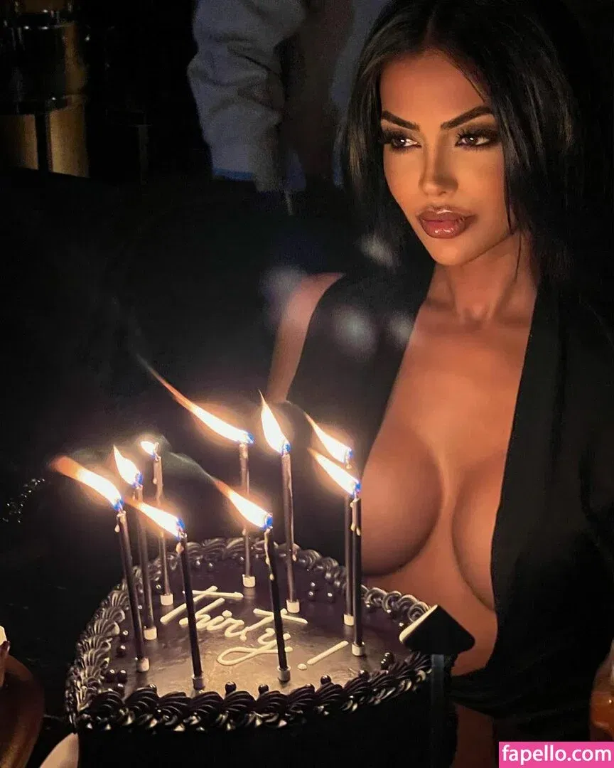 Aneeqa Farid Onlyfans Photo Gallery 