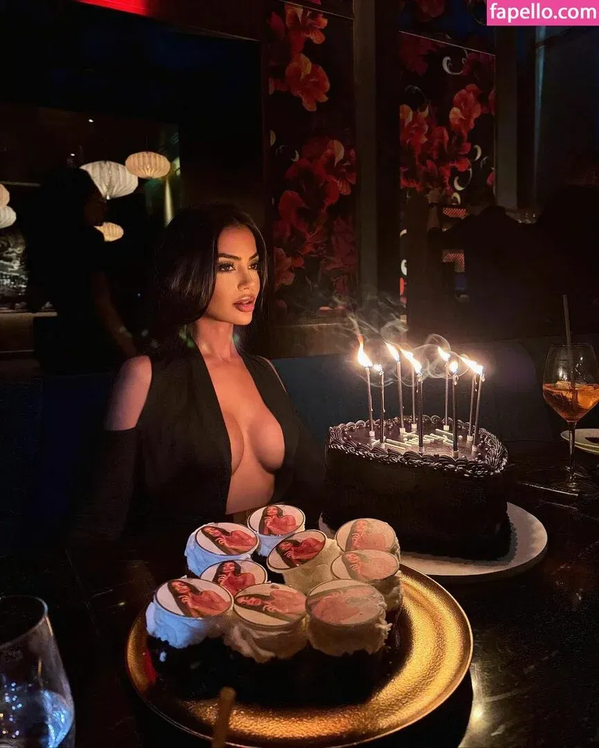 Aneeqa Farid Onlyfans Photo Gallery 