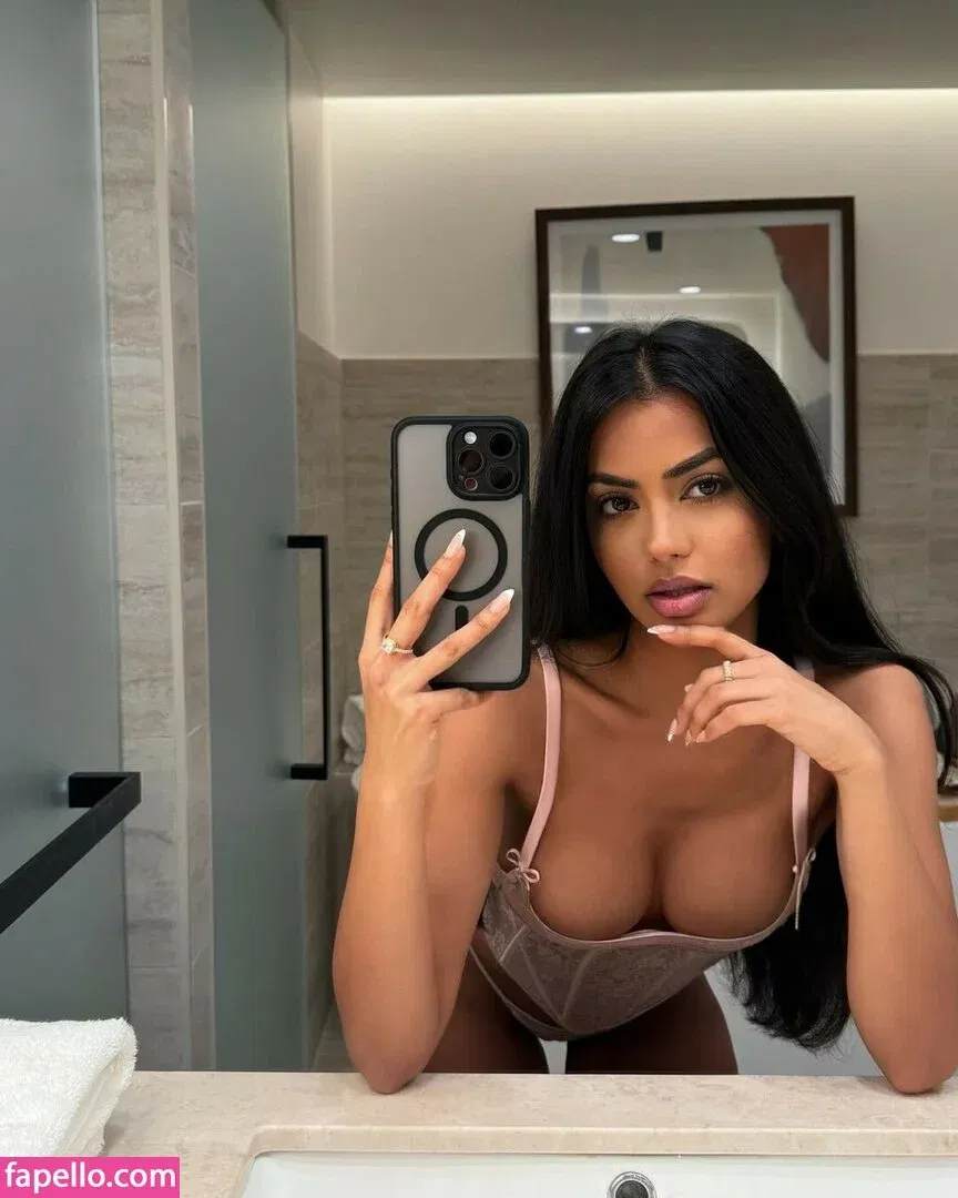 Aneeqa Farid Onlyfans Photo Gallery 