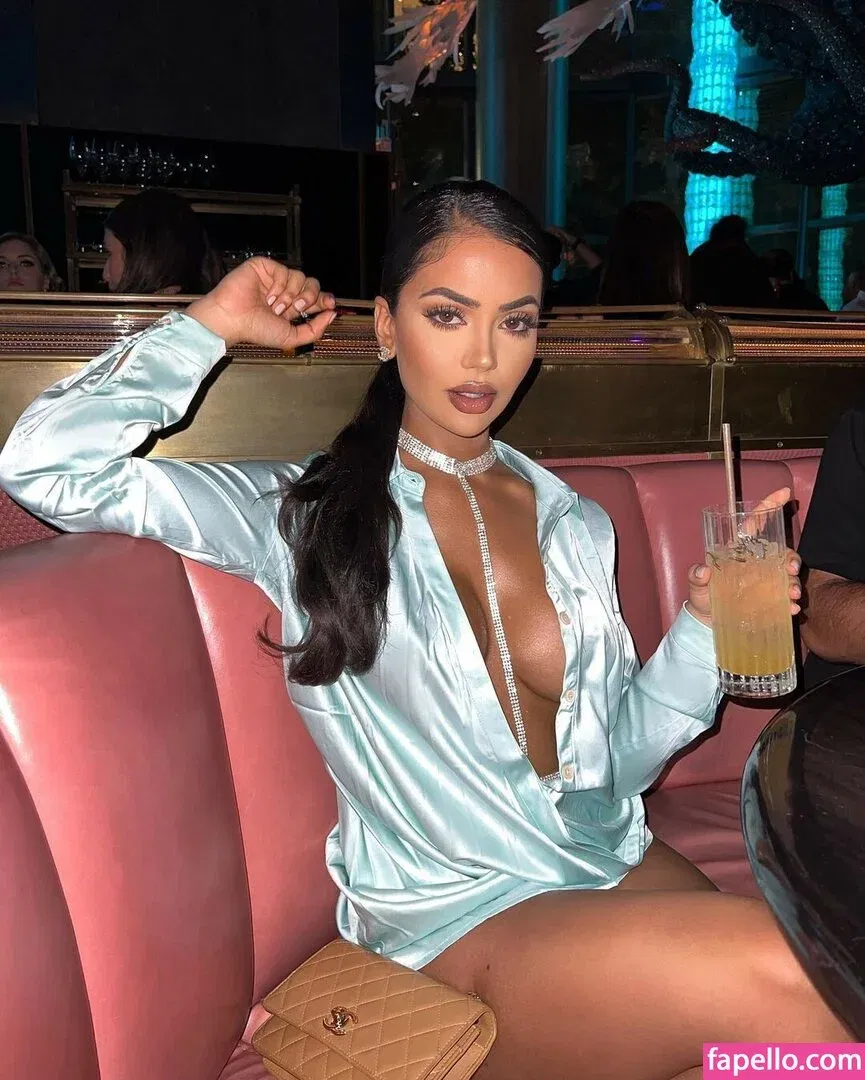 Aneeqa Farid Onlyfans Photo Gallery 