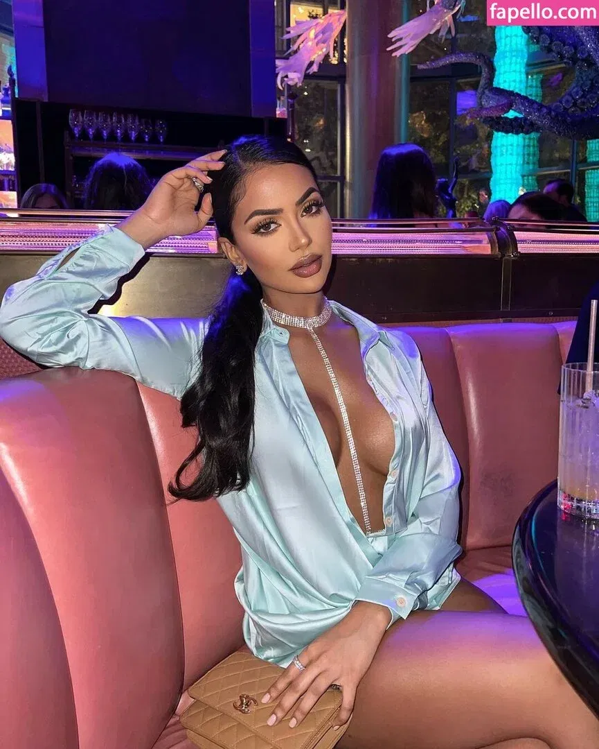 Aneeqa Farid Onlyfans Photo Gallery 