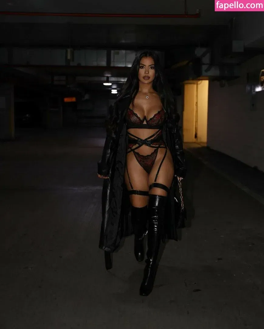 Aneeqa Farid Onlyfans Photo Gallery 