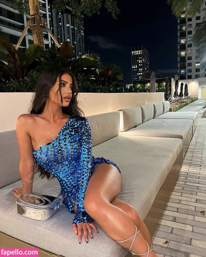 Aneeqa Farid Onlyfans Photo Gallery 