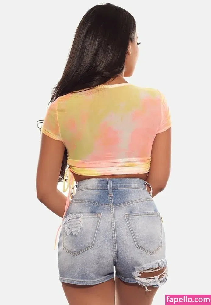 Aneeqa Farid Onlyfans Photo Gallery 