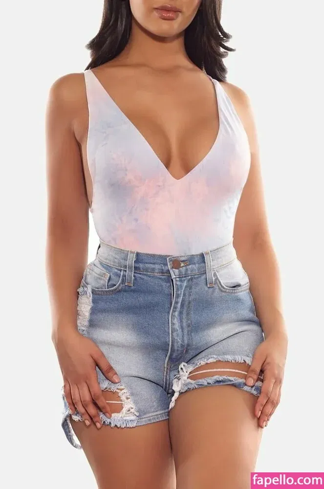 Aneeqa Farid Onlyfans Photo Gallery 