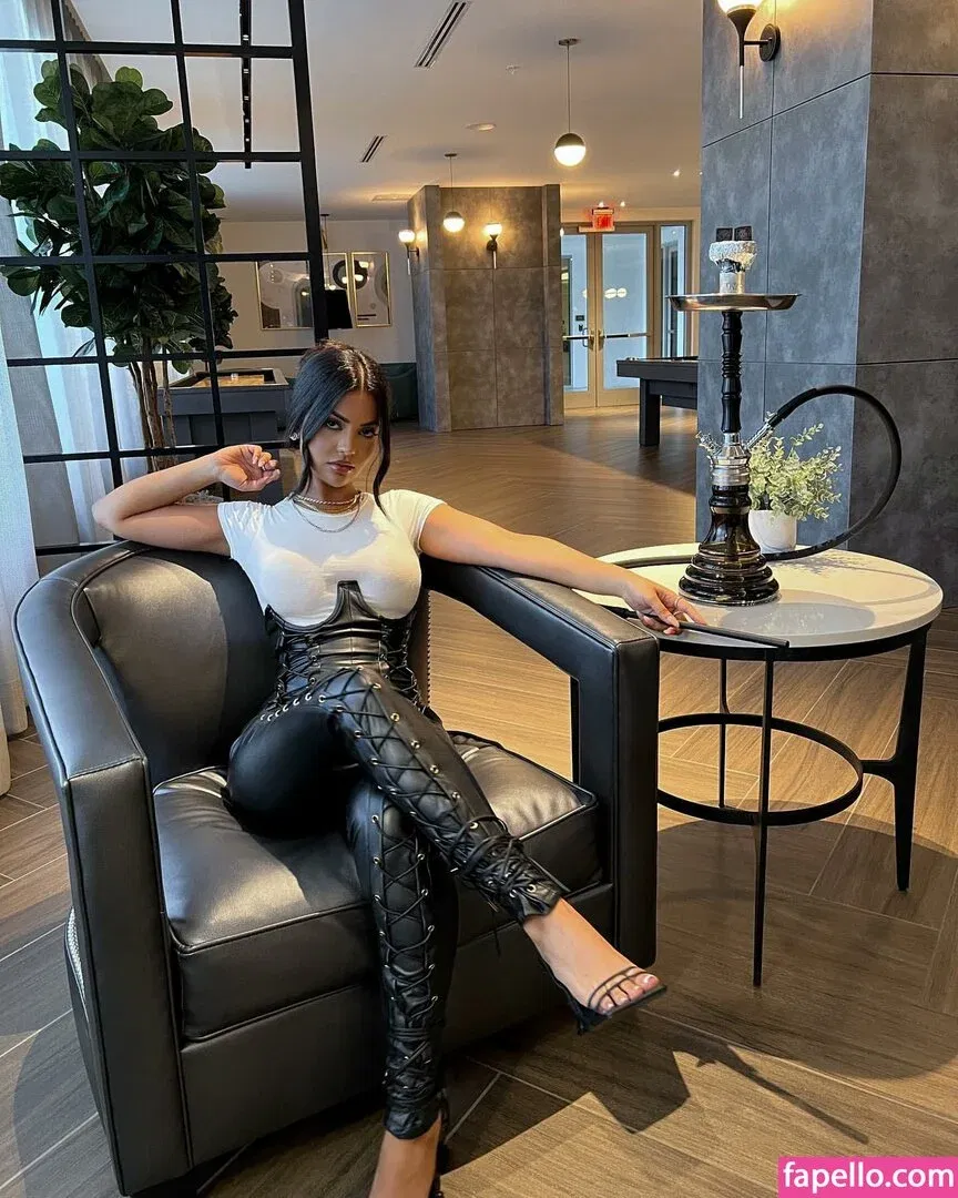 Aneeqa Farid Onlyfans Photo Gallery 