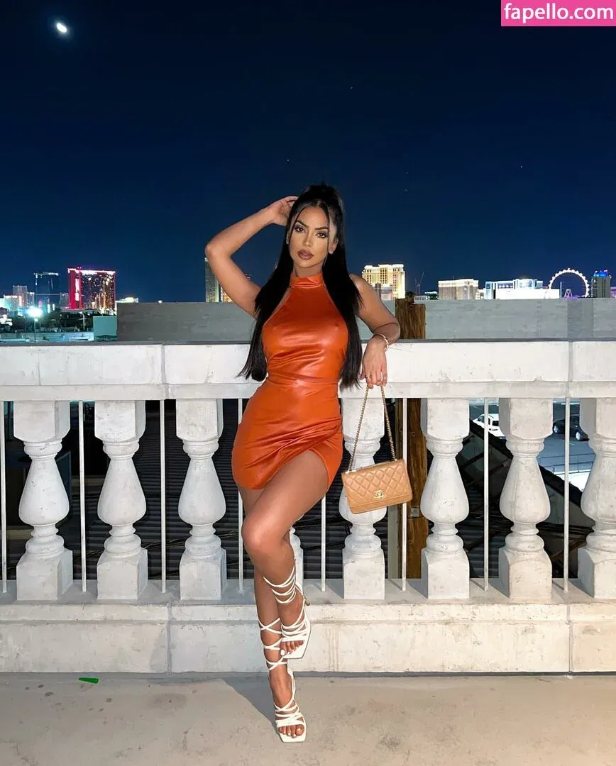 Aneeqa Farid Onlyfans Photo Gallery 