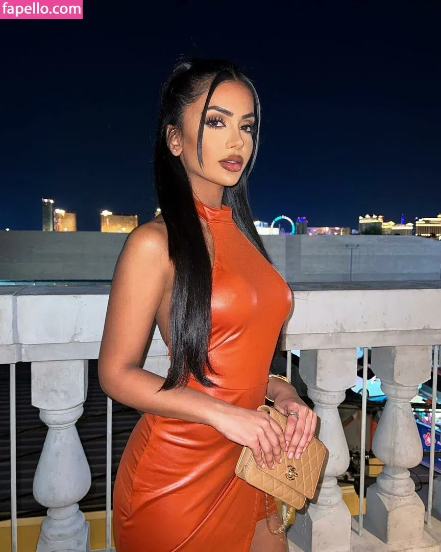 Aneeqa Farid Onlyfans Photo Gallery 