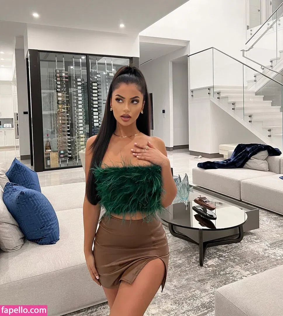 Aneeqa Farid Onlyfans Photo Gallery 