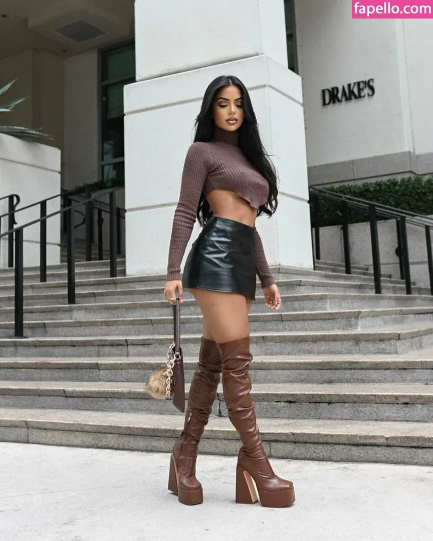 Aneeqa Farid Onlyfans Photo Gallery 