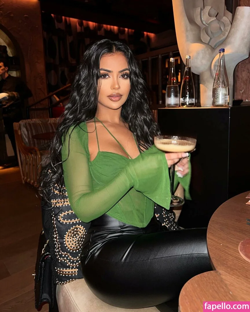 Aneeqa Farid Onlyfans Photo Gallery 