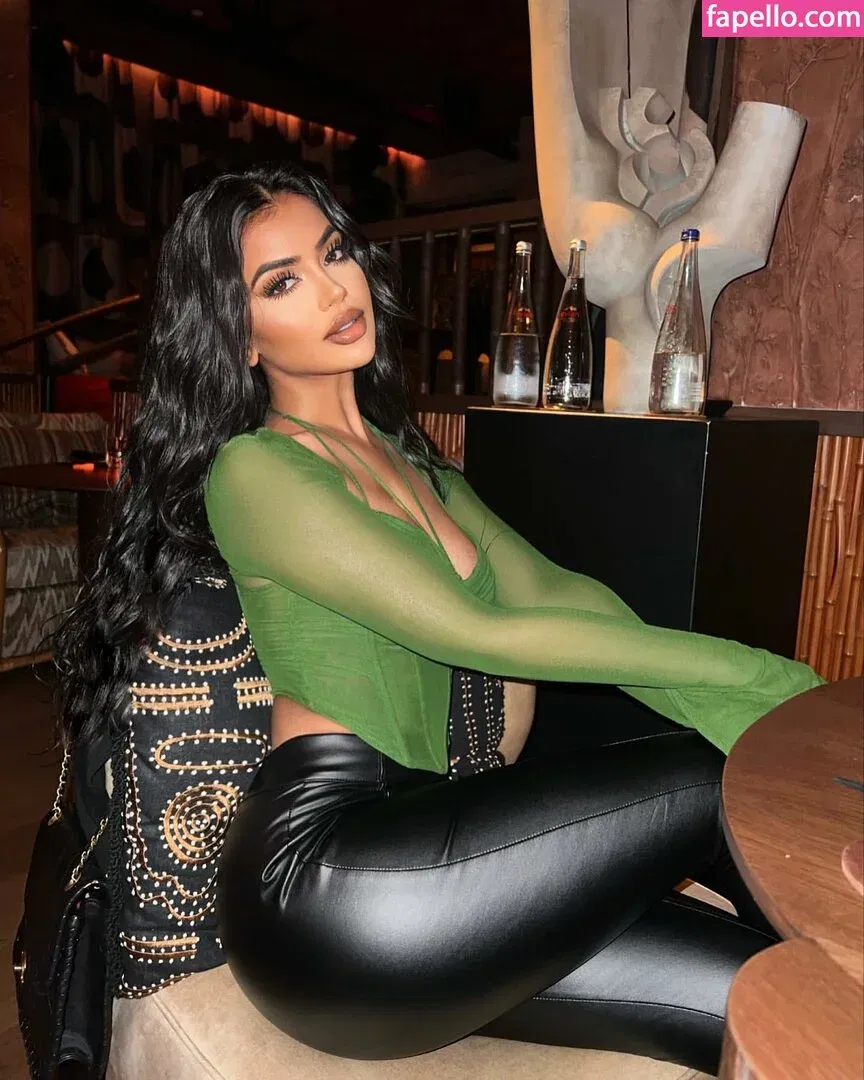 Aneeqa Farid Onlyfans Photo Gallery 