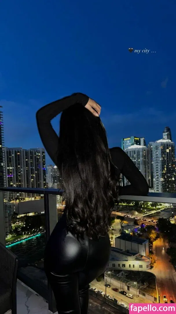 Aneeqa Farid Onlyfans Photo Gallery 