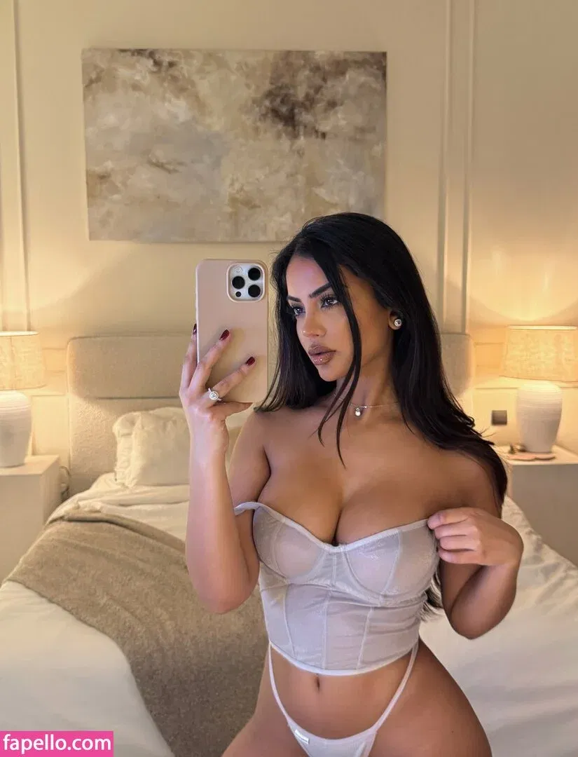 Aneeqa Farid Onlyfans Photo Gallery 