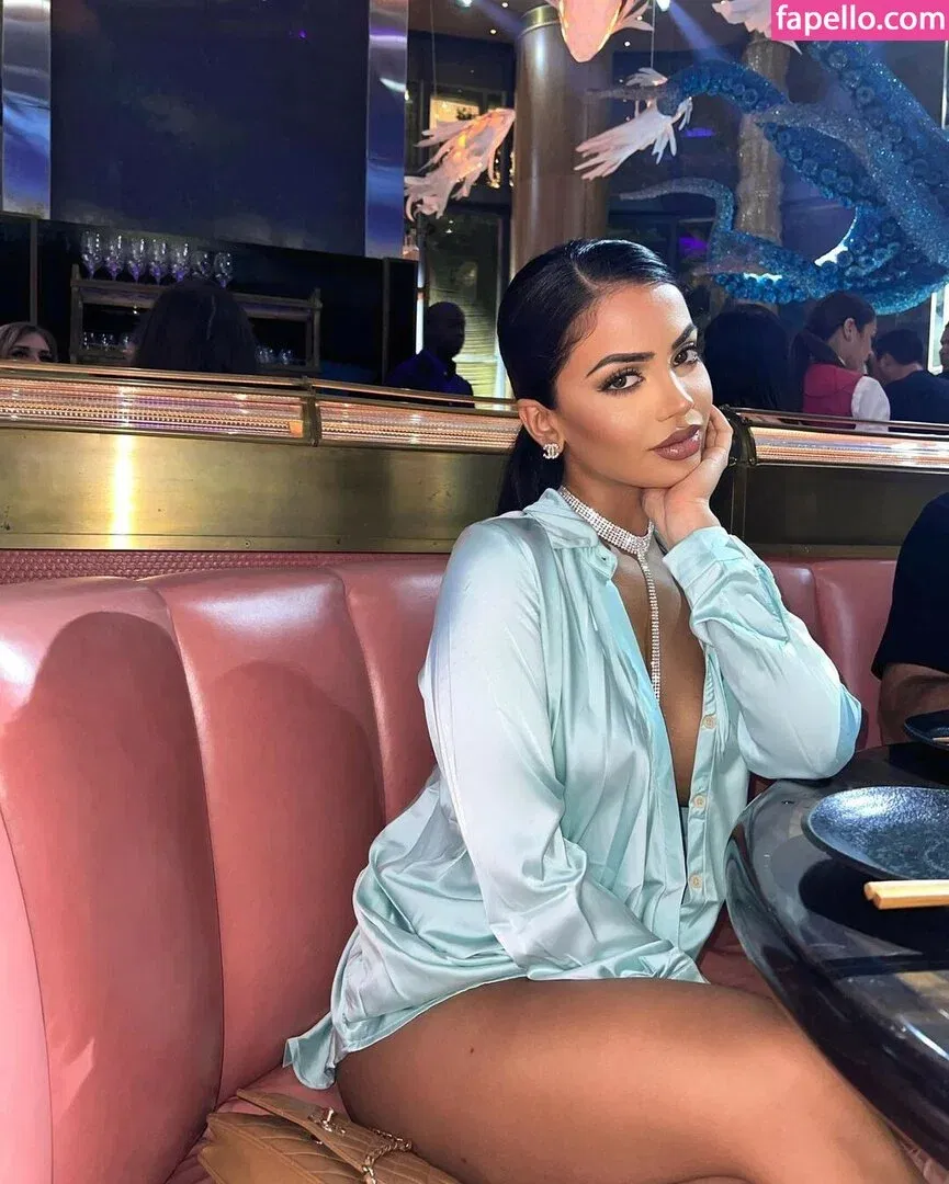 Aneeqa Farid Onlyfans Photo Gallery 