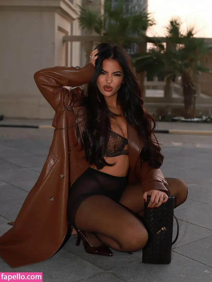 Aneeqa Farid Onlyfans Photo Gallery 