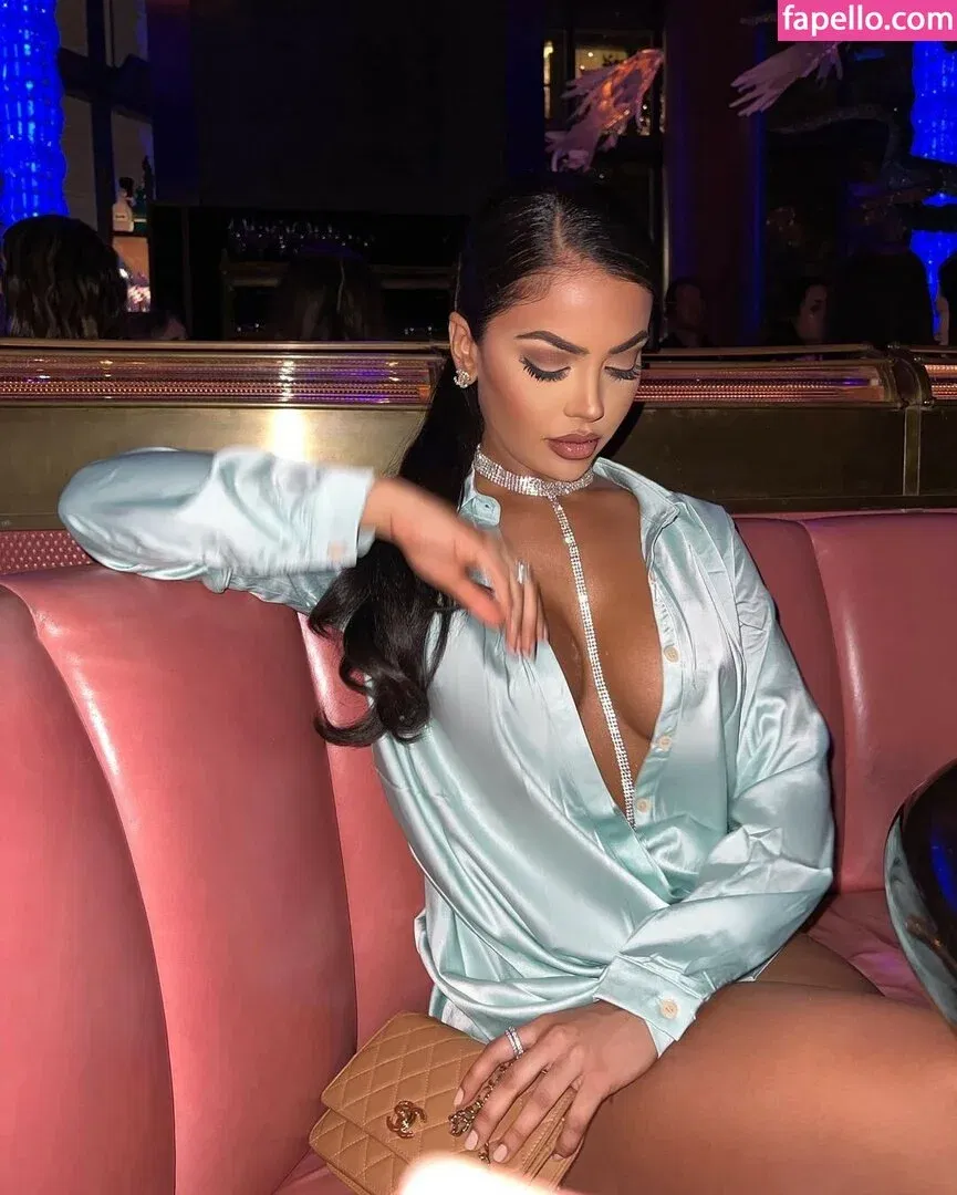 Aneeqa Farid Onlyfans Photo Gallery 