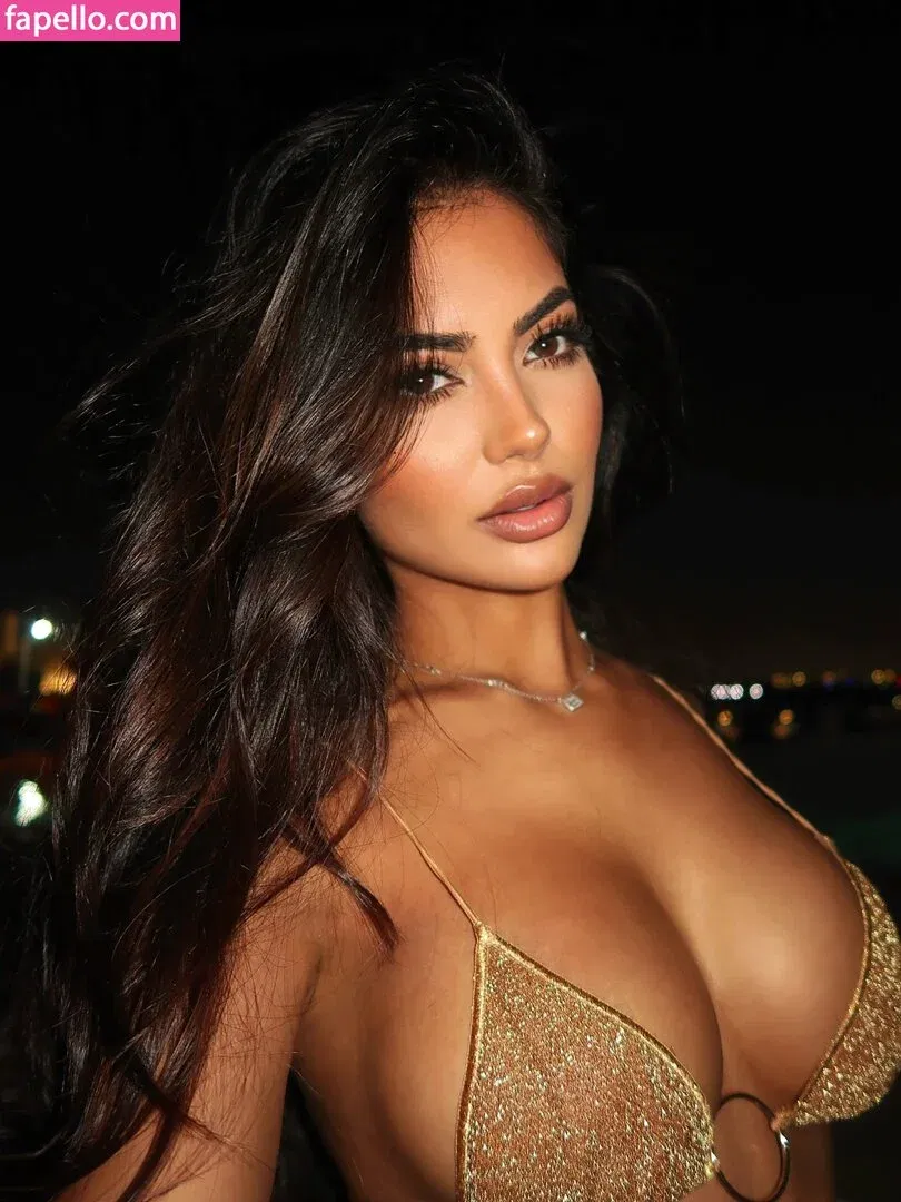 Aneeqa Farid Onlyfans Photo Gallery 