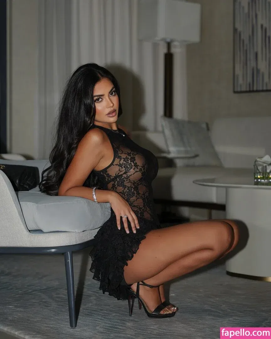 Aneeqa Farid Onlyfans Photo Gallery 