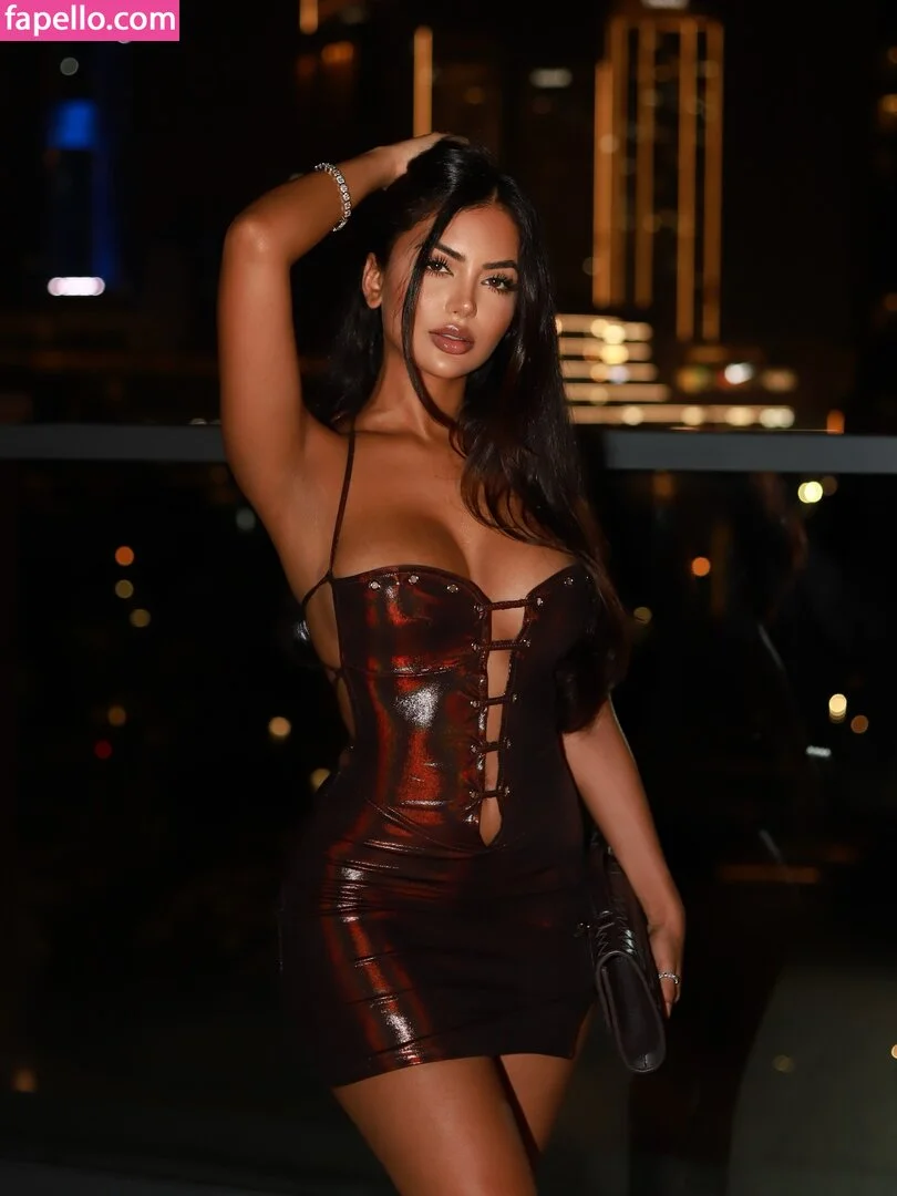 Aneeqa Farid Onlyfans Photo Gallery 